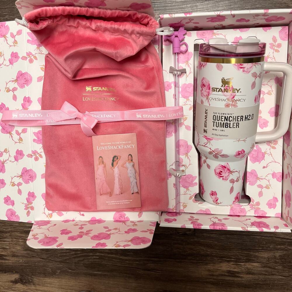 New in Box Stanley LoveShackFancy Ribbon Rosa 40oz Quencher Tumbler Floral Pink - Picture 6 of 10